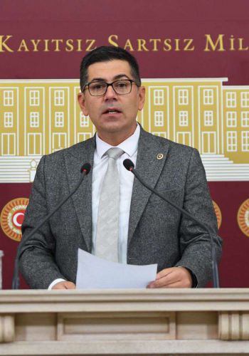 CHP öğretmen atamalarında mülakat haksızlığını meclise taşıdı