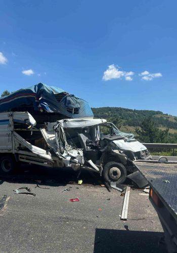 Bursa’da kamyonet kazası: 2 yaralı