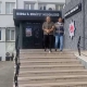 98 saatlik güvenlik kamerası izlediler, kızına ziyarete gelince yakaladılar