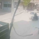 Otomobille çarpışan motosikletli yaralandı: Kaza anı kamerada