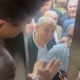 Düğüne gelen davetliler asansöre 10 kişi binince mahsur kaldılar.