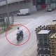 Bursa’da iki motosikletinin karıştığı kaza kamerada: 2 yaralı