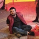 Bakkalı kundaklamaya çalıştı, polisler yakaladı