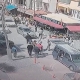 Genç kadını sürükleyerek böyle kaçırmaya çalıştılar, tutuklandılar