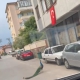 Sokak ortasında gezen tavus kuşu sürücülere ilginç anlar yaşattı