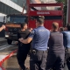 Yangın yerinde ortalık karıştı, itfaiyeci darbedildi, polis müdahale etti