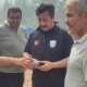 Yenişehir Belediye Başkanı Özel, yangından etkilenen kaplumbağaya suyla müdahale etti