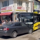 Otomobil, belediye otobüsüyle çarpıştı: 1’i çocuk 6 yaralı