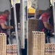 Pazardaki ahlaksızlığı vatandaş ifşa etti!