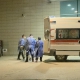 Hastanede sıcak dakikalar! Özel kıyafetlerle ambulansa bindirdiler