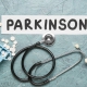 Parkinson Hastalığı Nedir? Neden Olur? Belirtileri Nelerdir?