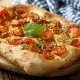 Sofralarınıza İtalyan Dokunuşu: Dışı Çıtır, İçi Yumuşacık Focaccia Ekmeği